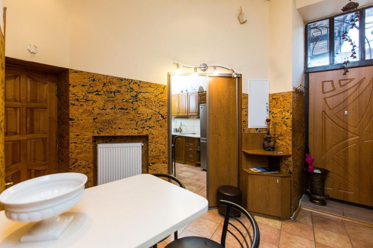 Apartment In The City Centre Lviv Luaran gambar