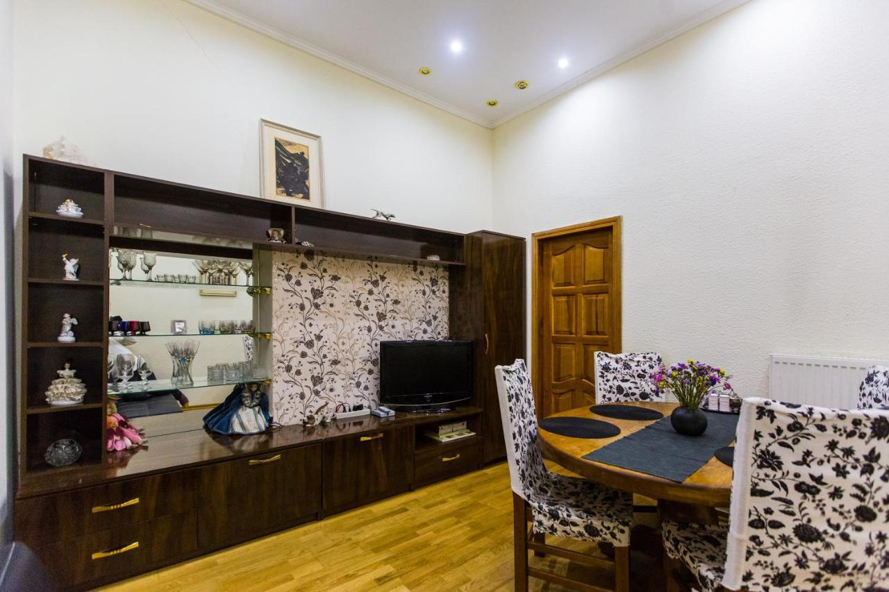 Apartment In The City Centre Lviv Luaran gambar
