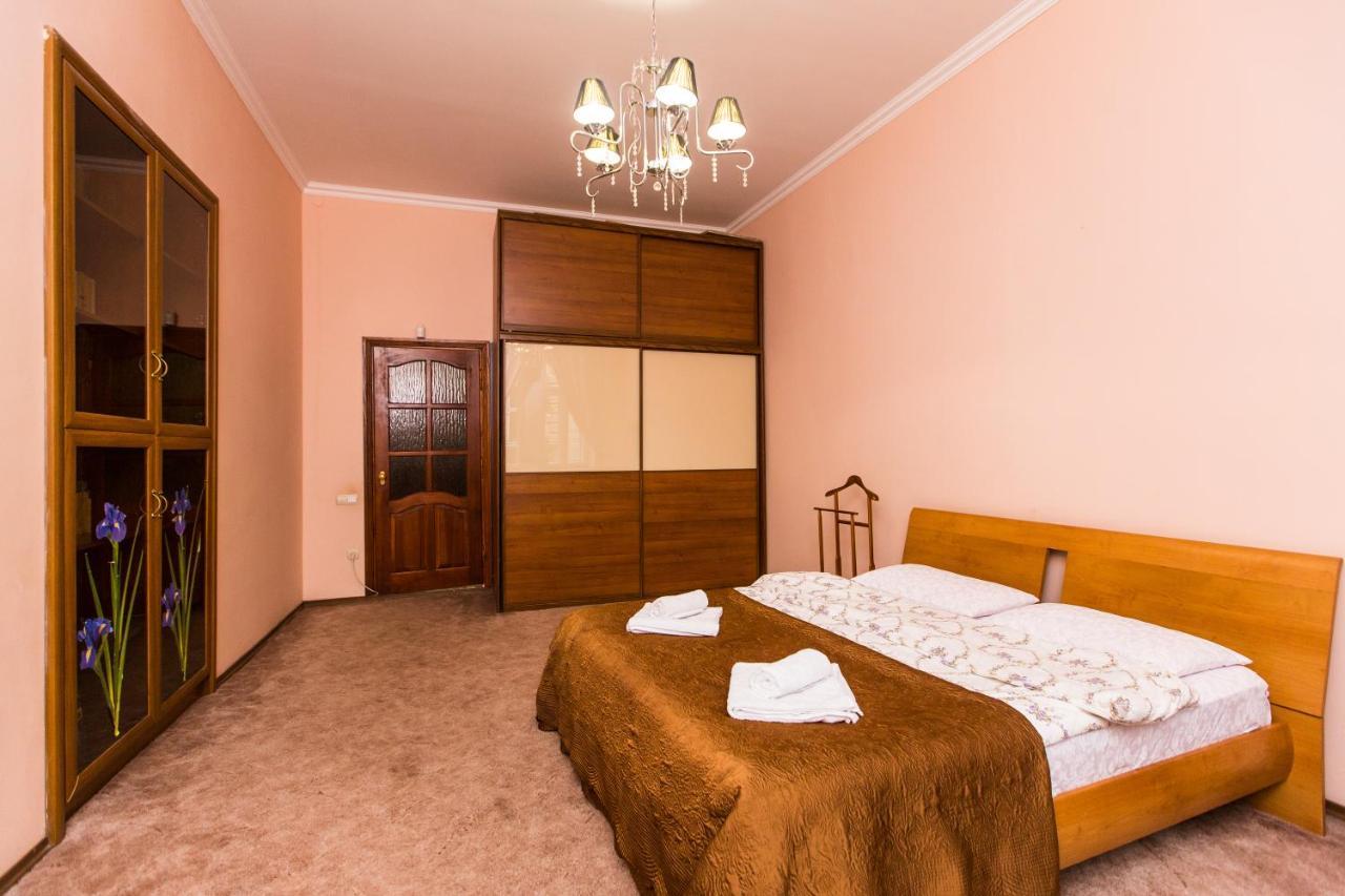 Apartment In The City Centre Lviv Luaran gambar