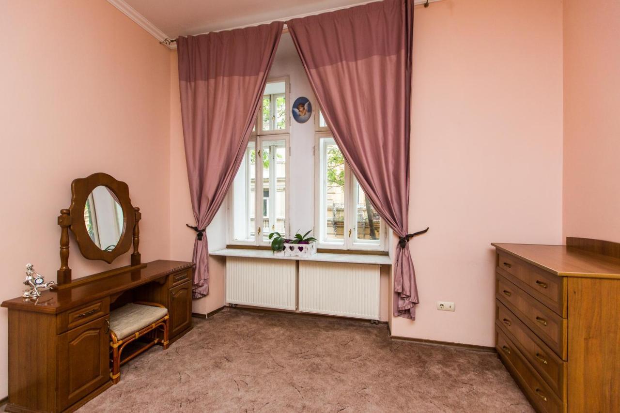 Apartment In The City Centre Lviv Luaran gambar