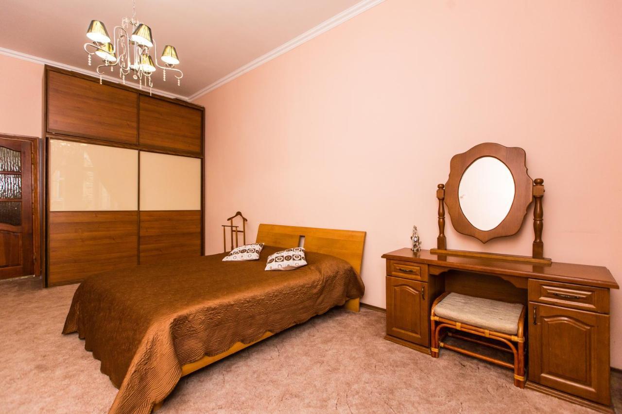 Apartment In The City Centre Lviv Luaran gambar